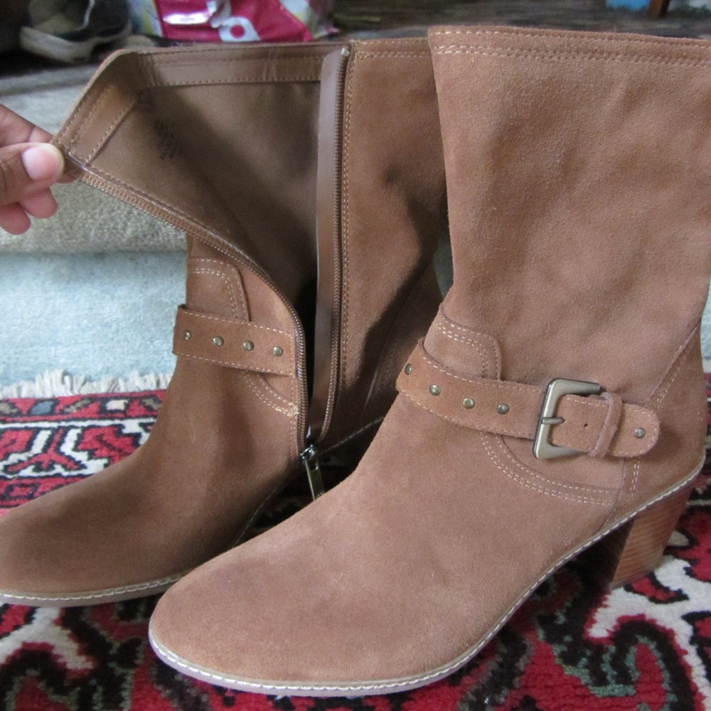ANNE KLEIN TAN SUEDE  OVER THE ANKLE BOOT 9.5 NWOT